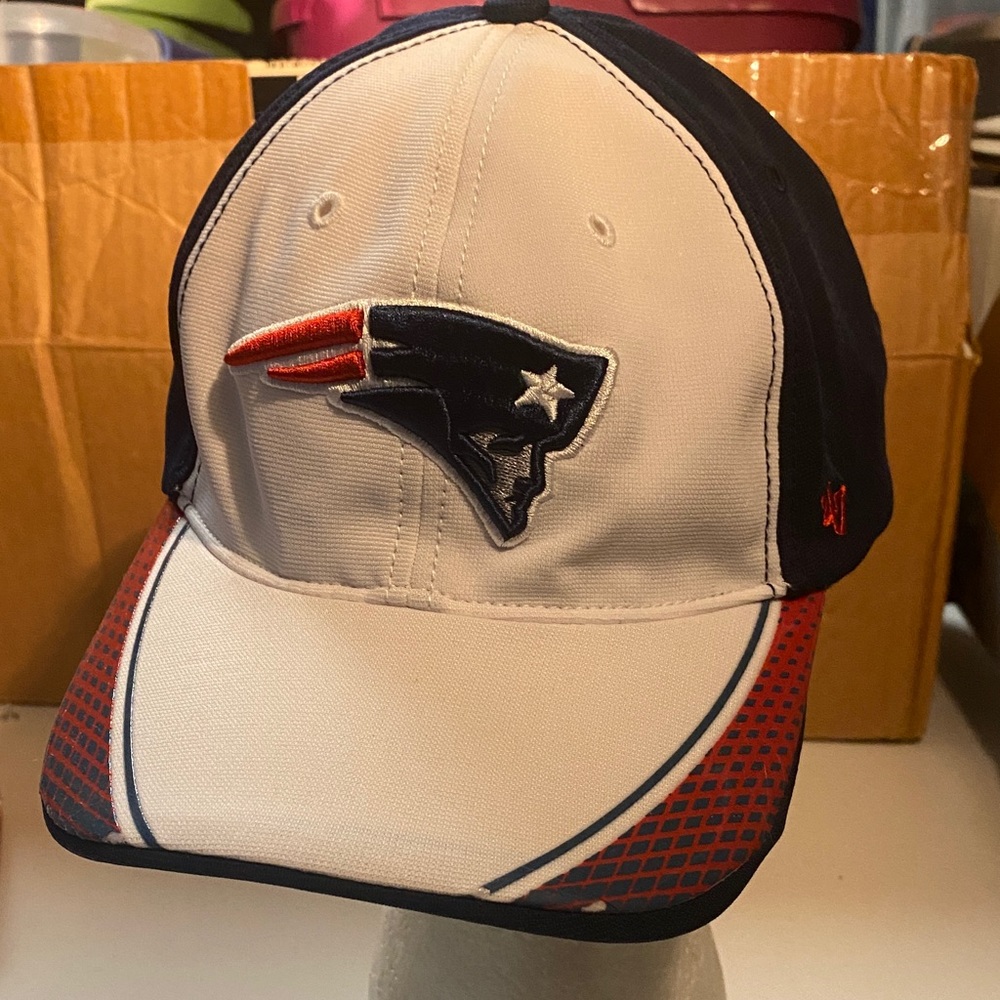 New England Patriots NFL ‘47 Navy and White Men’s Stretch Fit Cap Hat L/XL